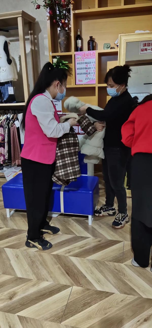 【新時(shí)代商廈寶龍店】企業(yè)文化踐行者（4）為顧客解決實(shí)際問(wèn)題